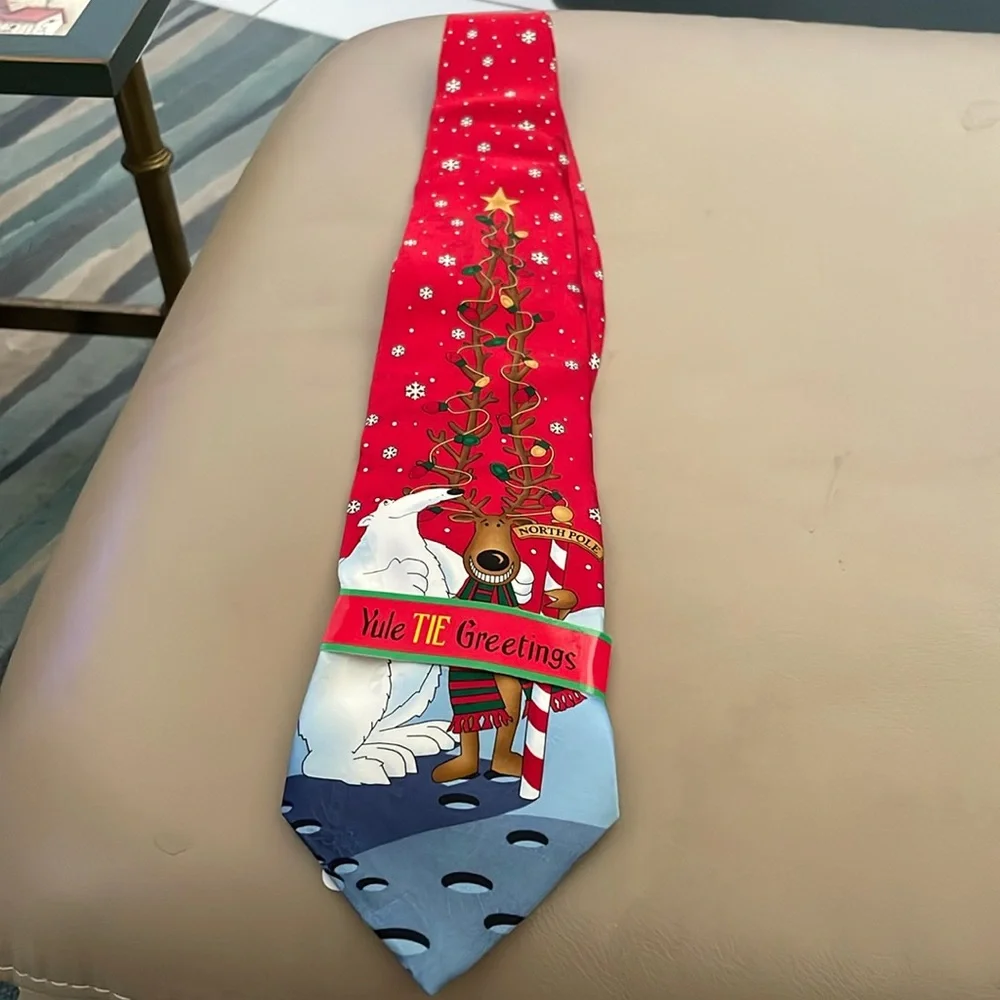 Xmas tie NWT. Yule time greetings. 100 % silk. Great to put away as a gift